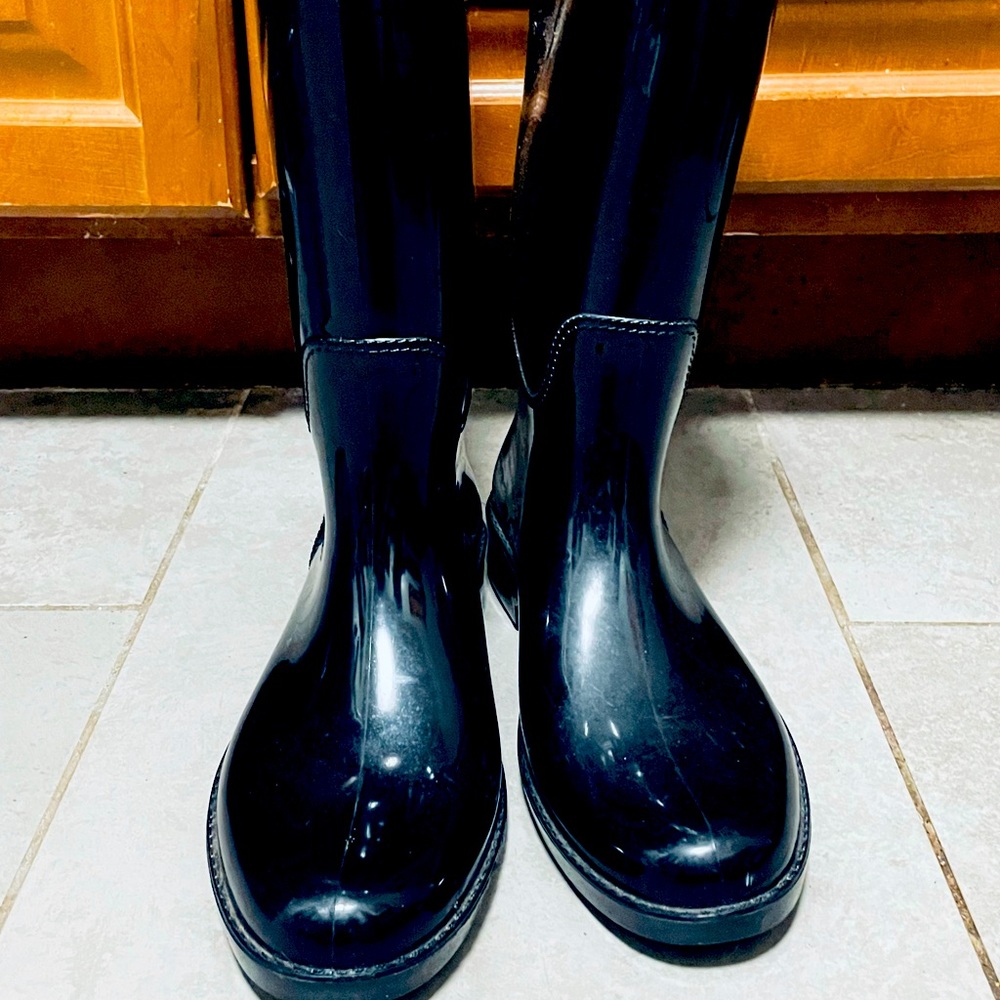 Coach Knee High stylish rain and snow boots Sz 8M